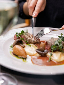 Noc v deluxe pokoji s degustačním menu od Ondřeje Slaniny